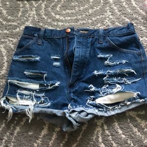 Size 4 wrangler aritzia shorts